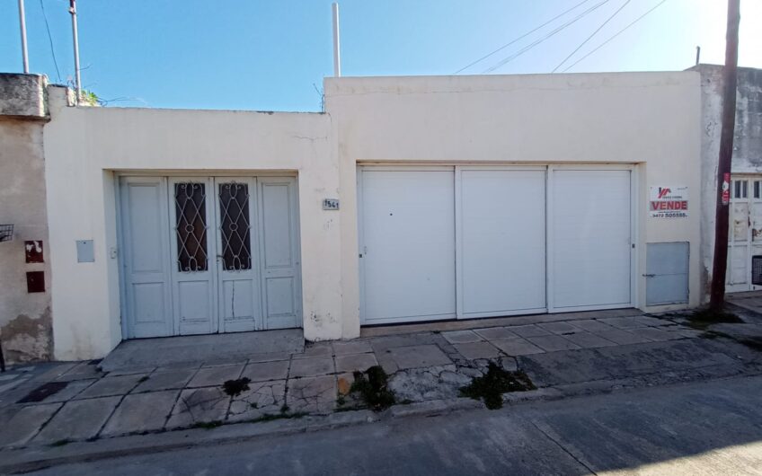 CASA CON TALLER EN ZONA CENTRO