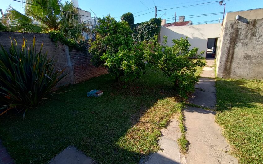 CASA CON TALLER EN ZONA CENTRO