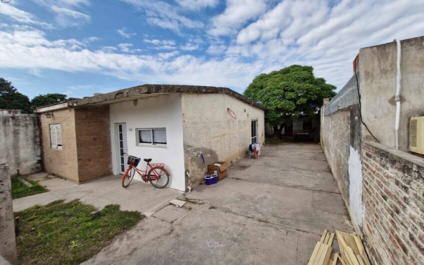 CASA 2 DORMITORIOS EN BARRIO SUR