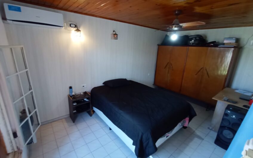 CASA CON TALLER EN ZONA CENTRO